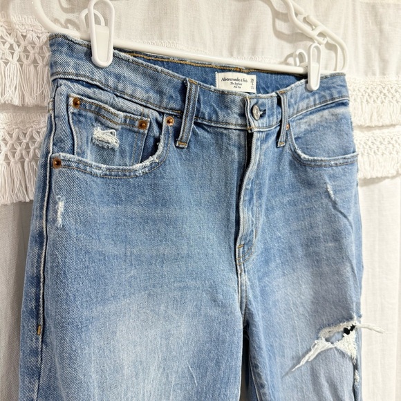 Abercrombie & Fitch The Boyfriend Mid Rise Jeans Denim Medium Distressed Wash - Picture 2 of 10